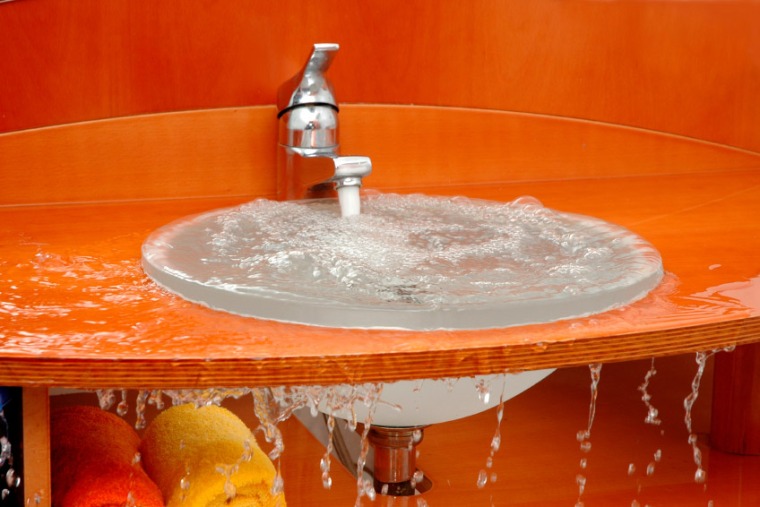 Tips for quick unclogging the sink